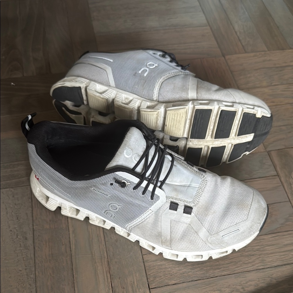 On Running Women’s Athletic Shoes